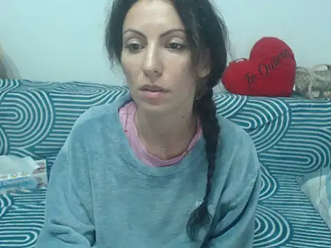 Snapshot of Emmatoo chatting on May 15, 2026, 11:14 pm Emmatoo online show from May 15, 2026, 11:14 pm