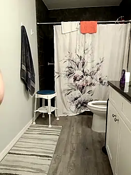 Snapshot of lou63ponce chatting on February 10, 2025, 2:48 pm lou63ponce online show from February 10, 2025, 2:48 pm