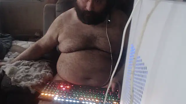 Snapshot of hairyhulk chatting on March 31, 2026, 10:23 pm hairyhulk online show from March 31, 2026, 10:23 pm