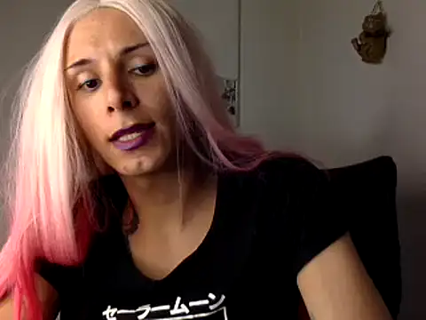 Snapshot of Thematrioshkaoficial24 chatting on December 15, 2024, 11:53 pm Thematrioshkaoficial24 online show from December 15, 2024, 11:53 pm