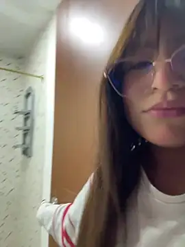 Lily candy X online show from March 11, 2025, 5:13 am