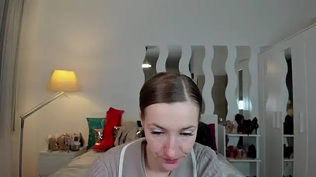 KateRedgar online show from March 21, 2025, 12:50 pm