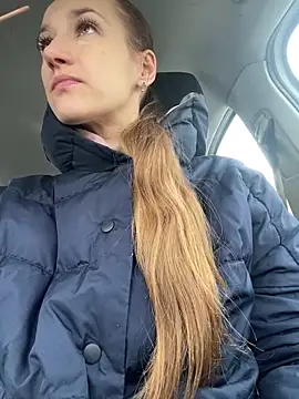 KateRedgar online show from March 17, 2025, 2:01 pm