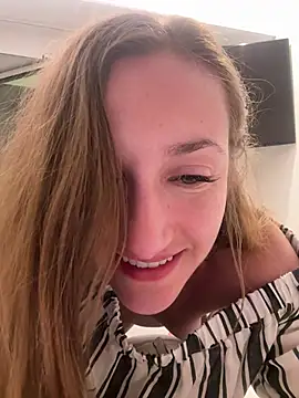KateRedgar online show from July 20, 2026, 8:44 pm