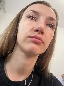 KateRedgar online show from July 6, 2026, 2:13 pm
