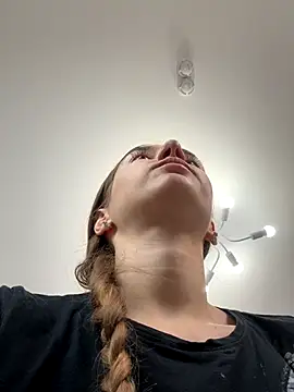 KateRedgar online show from November 8, 2025, 9:57 am