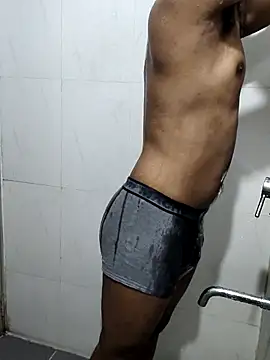 hottboy 39 online show from March 10, 2025, 11:01 am