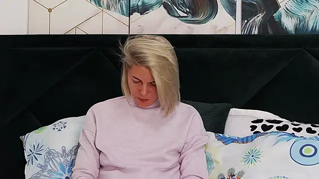 tanyagrey online show from April 9, 2026, 7:47 am