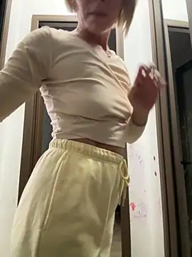 Snapshot of tanyagrey chatting on October 8, 2025, 5:42 am tanyagrey online show from October 8, 2025, 5:42 am