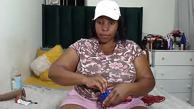 GaggingQueenxx online show from January 5, 2026, 5:49 pm