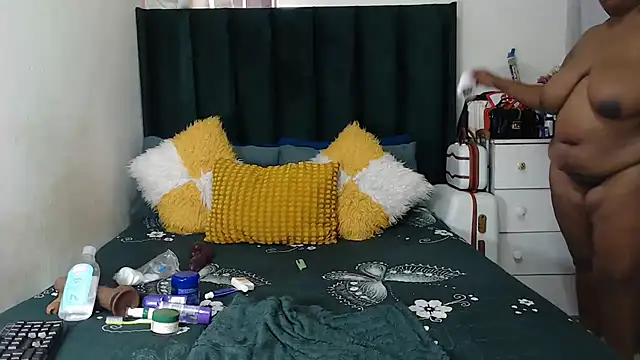 GaggingQueenxx online show from April 19, 2026, 9:10 am