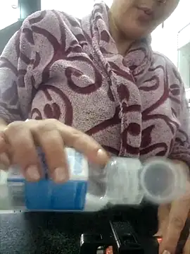 lamorbosa37 online show from April 16, 2026, 12:06 pm