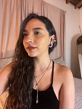 Snapshot of ThaliaRivera_ chatting on June 5, 2026, 7:03 am ThaliaRivera online show from June 5, 2026, 7:03 am
