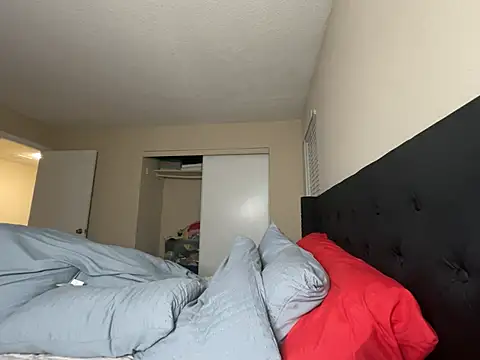 Snapshot of Badgirlbrittt chatting on February 15, 2025, 1:53 am Badgirlbrittt online show from February 15, 2025, 1:53 am