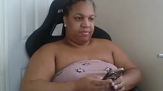 Snapshot of Badgirlbrittt chatting on December 17, 2025, 3:50 pm Badgirlbrittt online show from December 17, 2025, 3:50 pm