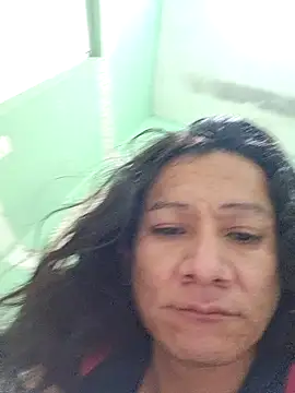 miicheele32 online show from October 31, 2025, 7:27 am