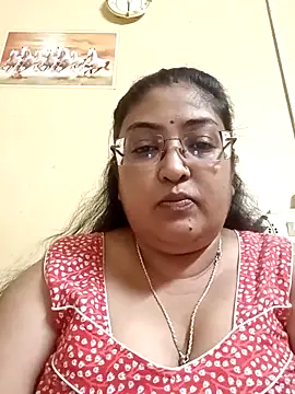 Snapshot of LAVERNIYA_ chatting on March 19, 2025, 12:34 pm LAVERNIYA  online show from March 19, 2025, 12:34 pm