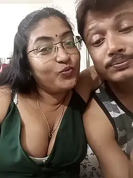Snapshot of LAVERNIYA_ chatting on October 15, 2025, 6:38 pm LAVERNIYA  online show from October 15, 2025, 6:38 pm