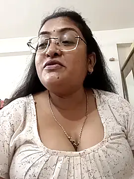 Snapshot of LAVERNIYA_ chatting on September 26, 2025, 5:09 pm LAVERNIYA  online show from September 26, 2025, 5:09 pm