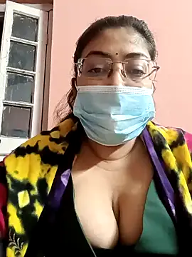 Snapshot of LAVERNIYA_ chatting on January 7, 2025, 1:24 pm LAVERNIYA  online show from January 7, 2025, 1:24 pm