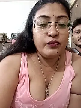 Snapshot of LAVERNIYA_ chatting on September 25, 2025, 8:59 pm LAVERNIYA  online show from September 25, 2025, 8:59 pm