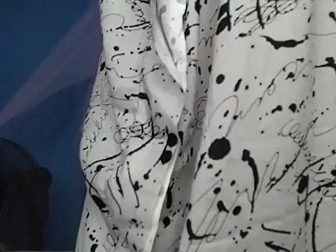 TrishaKalid online show from November 13, 2025, 9:57 am