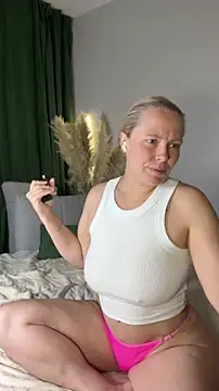 Snapshot of Charming_Daphny chatting on May 29, 2026, 5:57 am Charming Daphny online show from May 29, 2026, 5:57 am