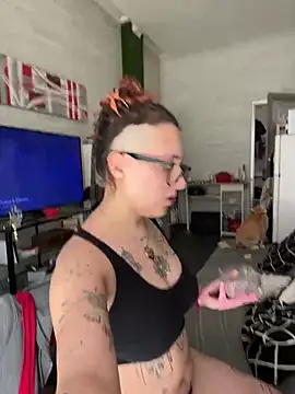 Hawitxui online show from February 12, 2026, 1:44 pm