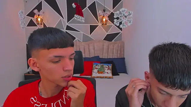 Snapshot of Juan_Nd_Steven chatting on December 16, 2025, 4:28 am Juan Nd Steven online show from December 16, 2025, 4:28 am