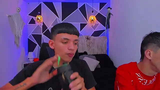 Snapshot of Juan_Nd_Steven chatting on October 28, 2025, 4:24 am Juan Nd Steven online show from October 28, 2025, 4:24 am