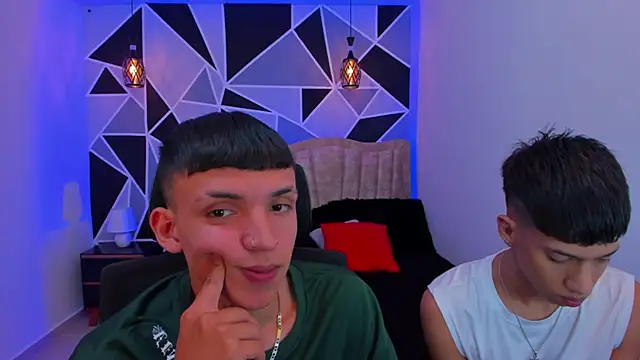 Snapshot of Juan_Nd_Steven chatting on December 3, 2025, 4:24 am Juan Nd Steven online show from December 3, 2025, 4:24 am