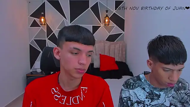 Snapshot of Juan_Nd_Steven chatting on November 25, 2025, 3:29 am Juan Nd Steven online show from November 25, 2025, 3:29 am