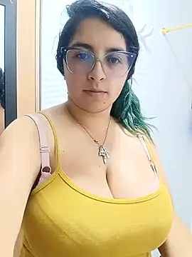  Angelinaandrade  online show from September 20, 2025, 1:21 am