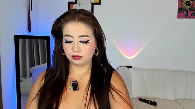 LiahDiaz online show from February 16, 2026, 9:13 pm