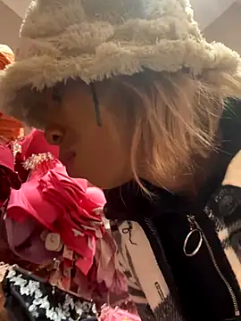 Snapshot of Dime-__ chatting on November 18, 2025, 3:15 pm Dime- online show from November 18, 2025, 3:15 pm