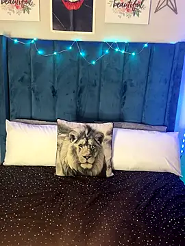 Snapshot of Dime-__ chatting on November 21, 2025, 11:04 pm Dime- online show from November 21, 2025, 11:04 pm