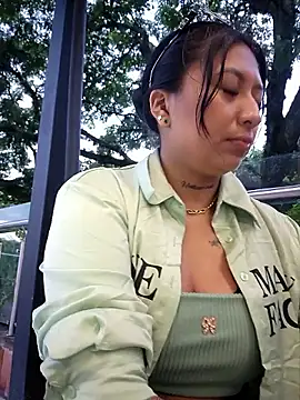 Snapshot of luisa16xxx chatting on September 18, 2025, 10:35 pm luisa16xxx online show from September 18, 2025, 10:35 pm