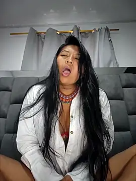 Snapshot of luisa16xxx chatting on November 16, 2025, 10:13 pm luisa16xxx online show from November 16, 2025, 10:13 pm