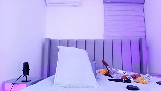 Brandhy v online show from March 13, 2026, 11:59 am