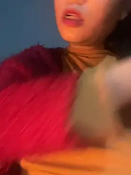 Snapshot of Laura8910 chatting on December 13, 2024, 9:57 am Laura8910 online show from December 13, 2024, 9:57 am