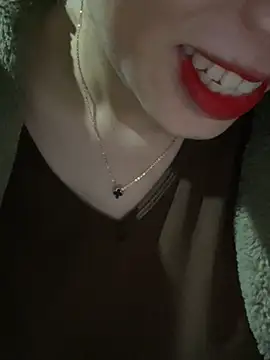 Snapshot of Laura8910 chatting on March 21, 2025, 12:50 pm Laura8910 online show from March 21, 2025, 12:50 pm