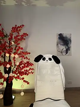 VictoriaHiill online show from April 18, 2026, 7:18 pm