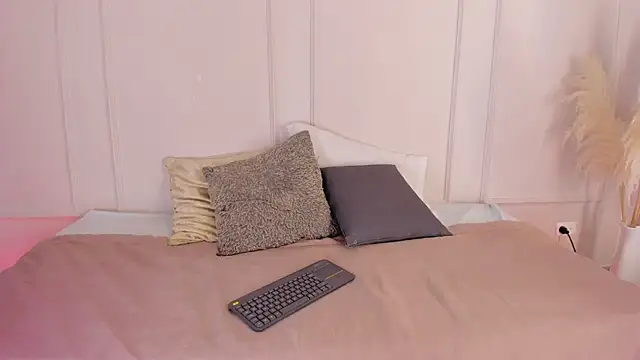 Mariapettit online show from April 20, 2026, 1:03 pm