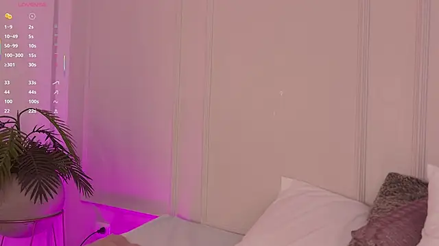 Snapshot of Mariapettit chatting on September 23, 2025, 12:45 pm Mariapettit online show from September 23, 2025, 12:45 pm