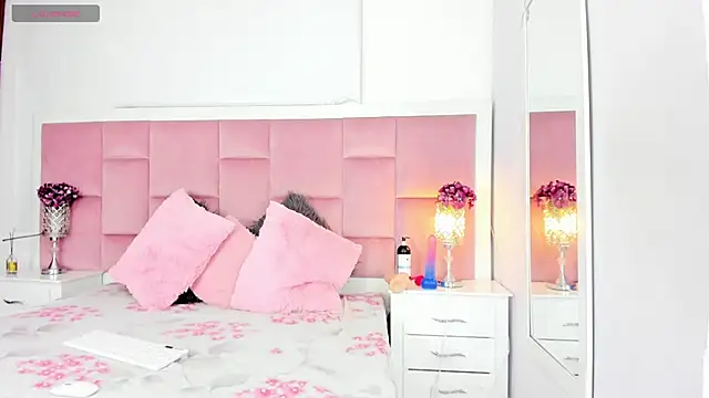 DaphneLloyd online show from January 31, 2025, 8:12 pm