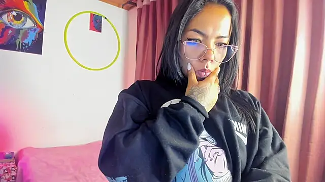 Snapshot of nicole_volkov chatting on January 7, 2025, 12:34 am nicole volkov online show from January 7, 2025, 12:34 am