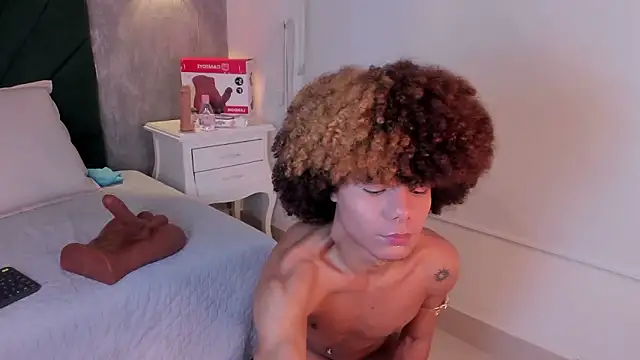 Alexiis Etereo online show from March 12, 2026, 8:24 pm