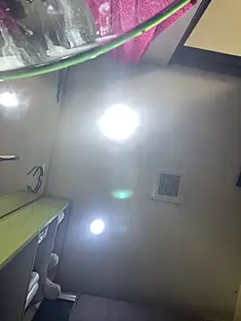 Snapshot of Charlotte_cute18 chatting on December 12, 2024, 1:28 pm Charlotte cute18 online show from December 12, 2024, 1:28 pm