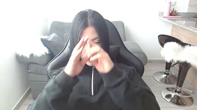 Charlotte cute18 online show from April 10, 2026, 7:43 pm