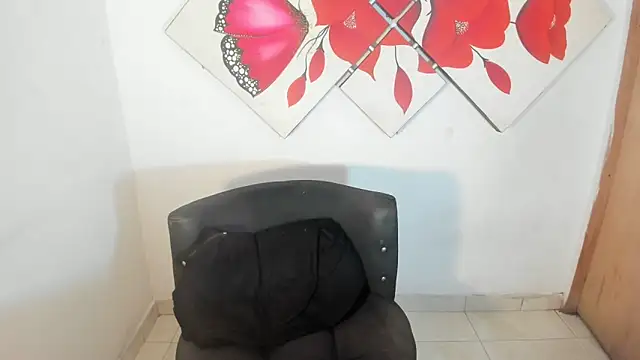 naomiwildburn online show from April 5, 2026, 7:53 pm